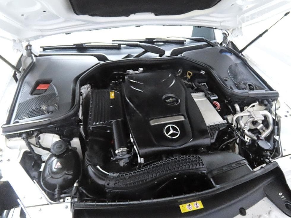 Mercedes-Benz E-Class (W213)E300 AMG Line - 7
