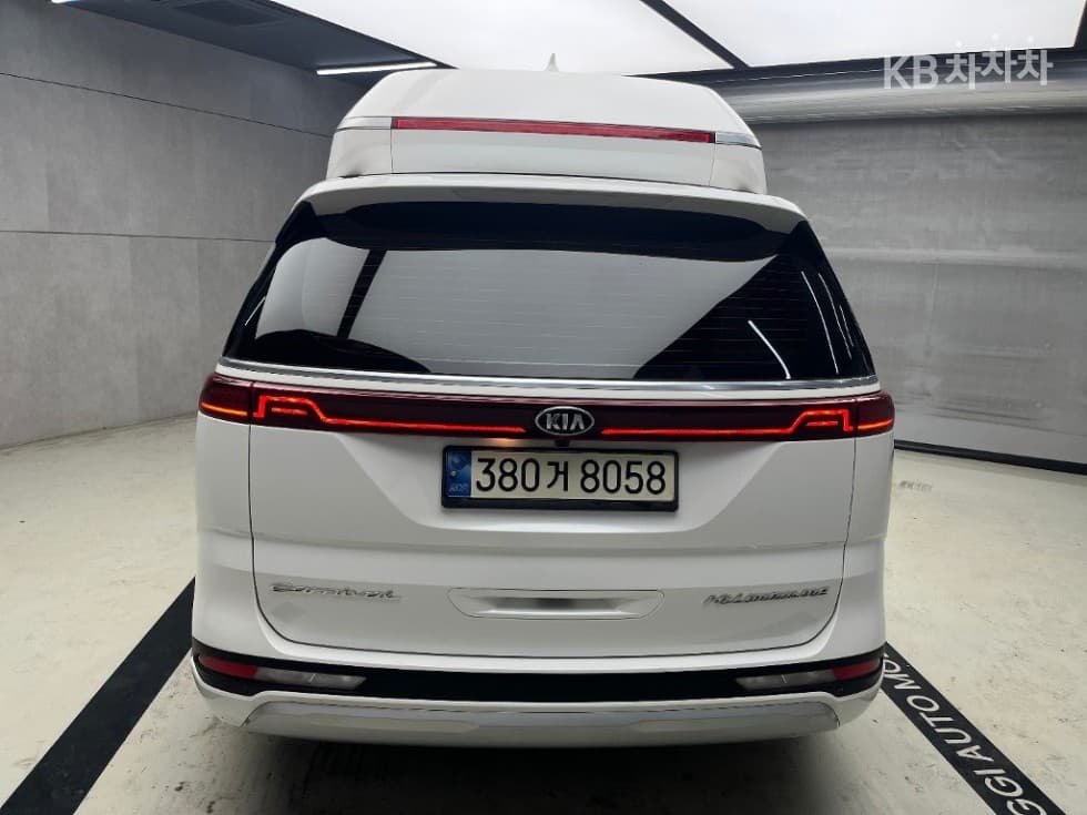 Киа Канивал 4-то поколениеВисок Лимузин (Канивал) G3.5 GDI 9-местен Signature - 3