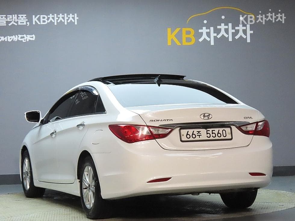 Hyundai YFSonataCVVL Luxury - 4