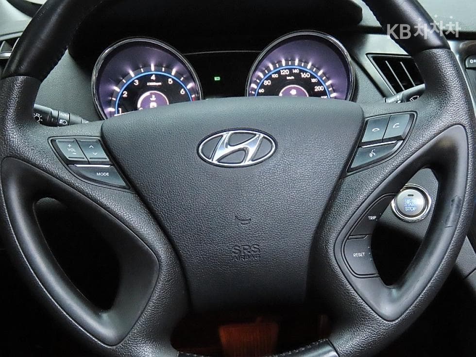 Hyundai YFSonataCVVL Luxury - 18
