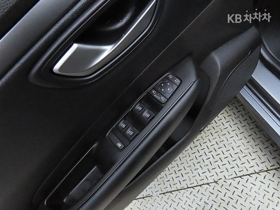 Renault Korea SM62.0 LPe Rental car SE - 12