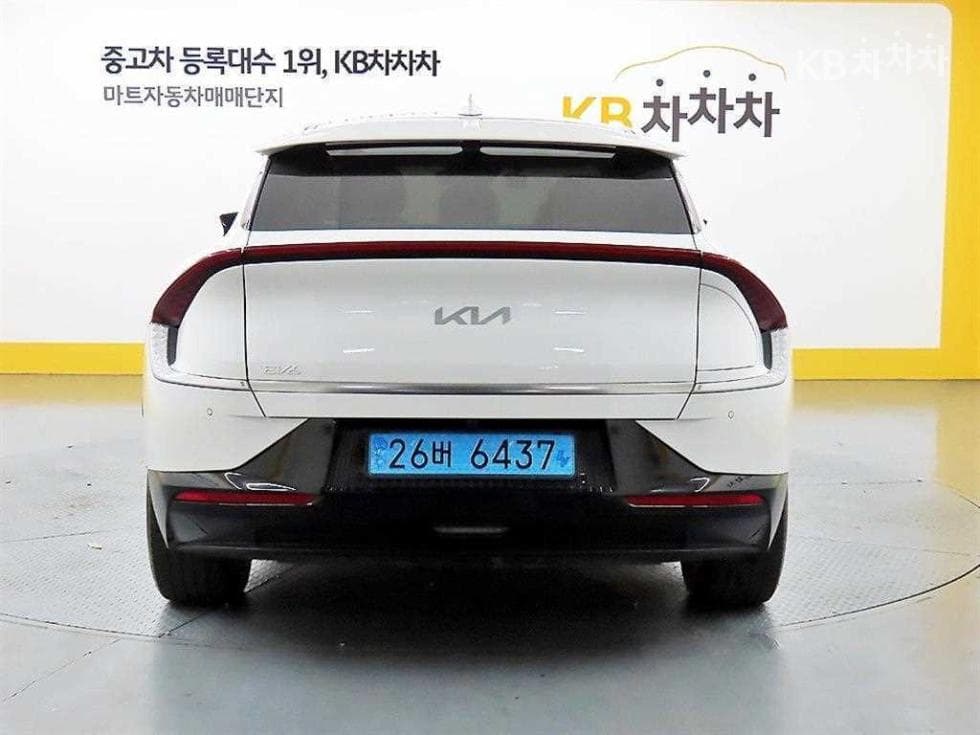 Kia EV6롱 레Seater지 2WD 어스 - 4