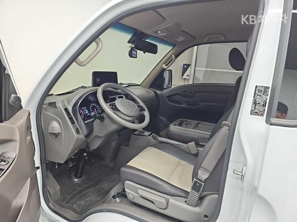 Хюндай Porter 2Удължено междуосие Super Cab LPG Premium - 7