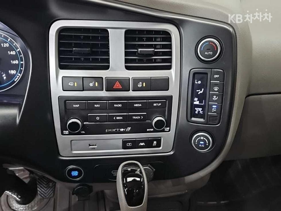 Хюндай Porter 2Удължено междуосие Super Cab LPG Premium - 13