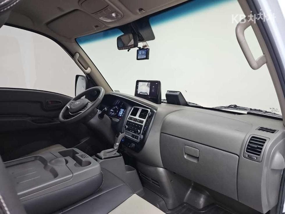 Хюндай Porter 2Удължено междуосие Super Cab LPG Premium - 17