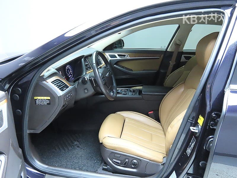 Hyundai GenesisDHG380 파이니스트 에디션 AWD - 9