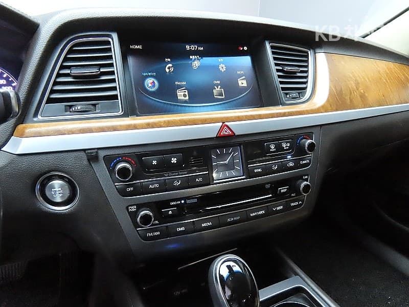 Hyundai GenesisDHG380 파이니스트 에디션 AWD - 15