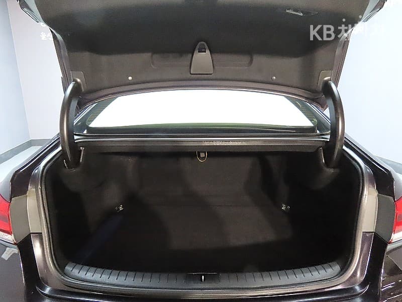 Hyundai GenesisDHG380 파이니스트 에디션 AWD - 18