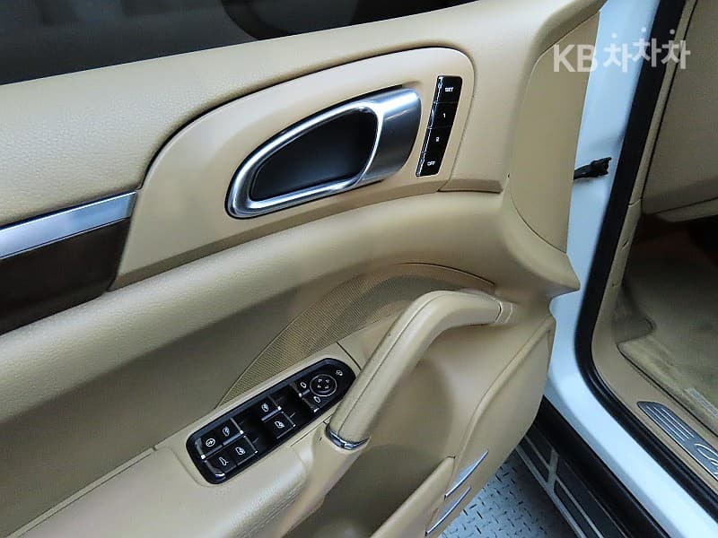 Porsche New Cayenne(958)4.8 S 958 - 12