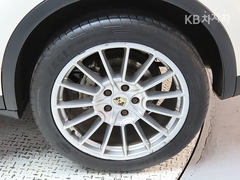 Porsche New Cayenne(958)4.8 S 958 - 19