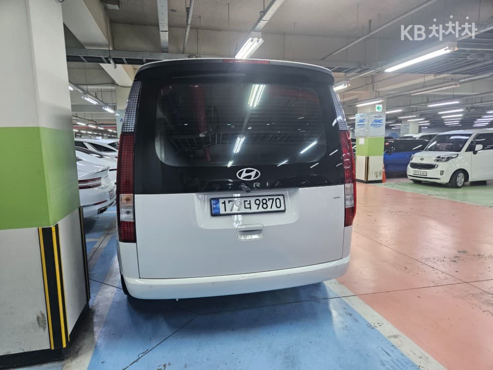 Хюндай Staria2.2 Турер 9 AWD Modern - 3