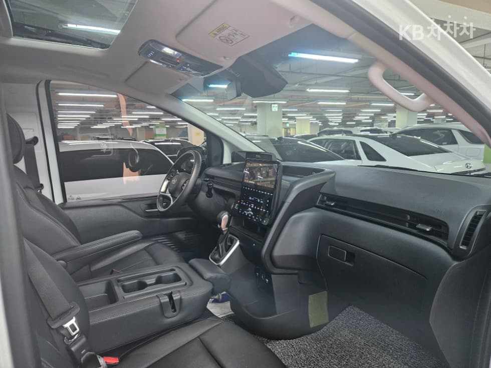 Хюндай Staria2.2 Турер 9 AWD Modern - 18