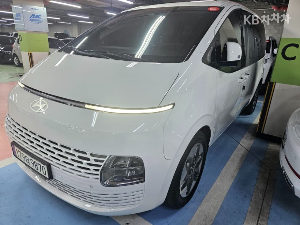 Хюндай Staria2.2 Турер 9 AWD Modern - 32
