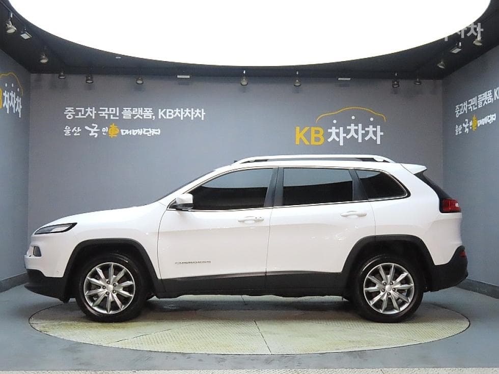 지프 체로키(KL)2.4 Бензин AWD Longitude High - 5