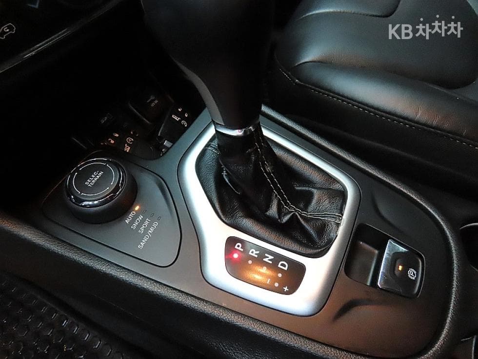 지프 체로키(KL)2.4 Бензин AWD Longitude High - 9