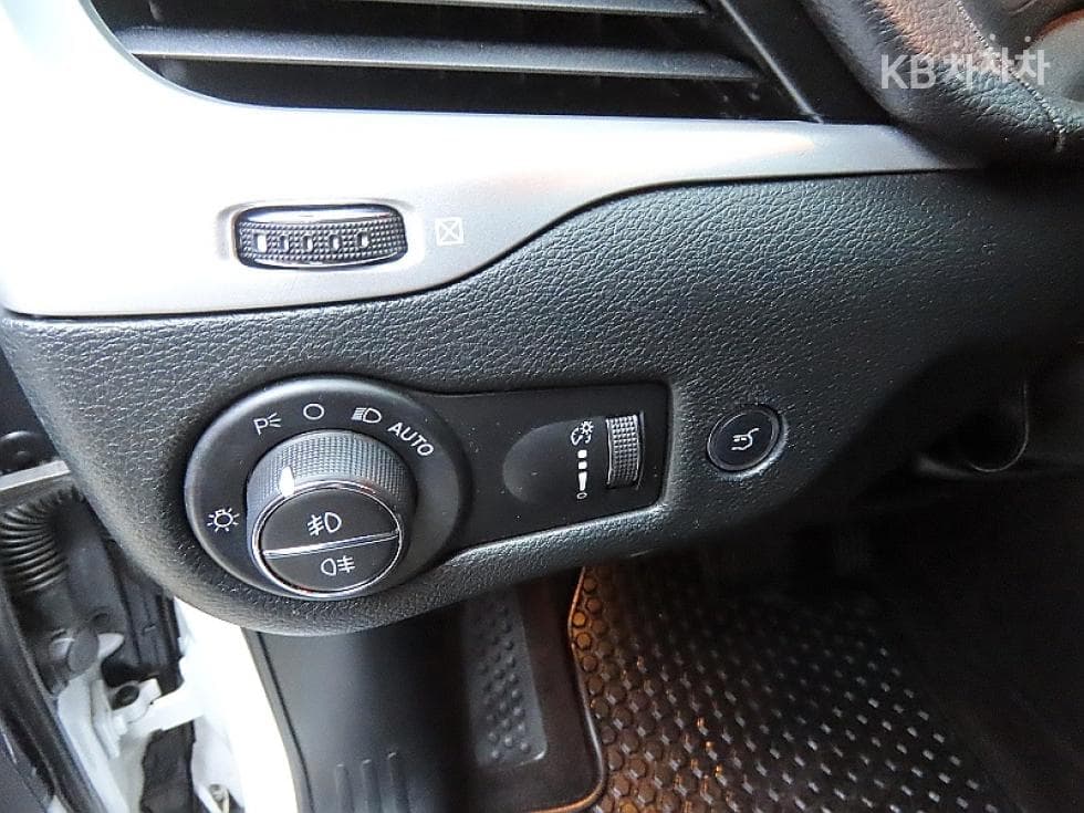 지프 체로키(KL)2.4 Бензин AWD Longitude High - 12