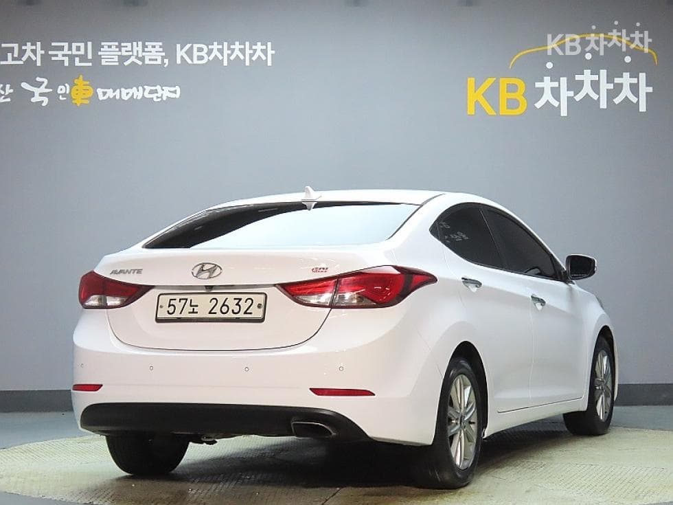 Hyundai The New (facelift) Avante (Elantra)1.6 GDi Modern Standard - 2