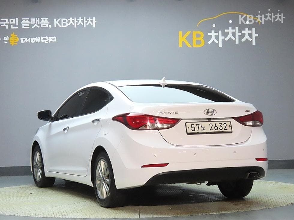 Hyundai The New (facelift) Avante (Elantra)1.6 GDi Modern Standard - 4