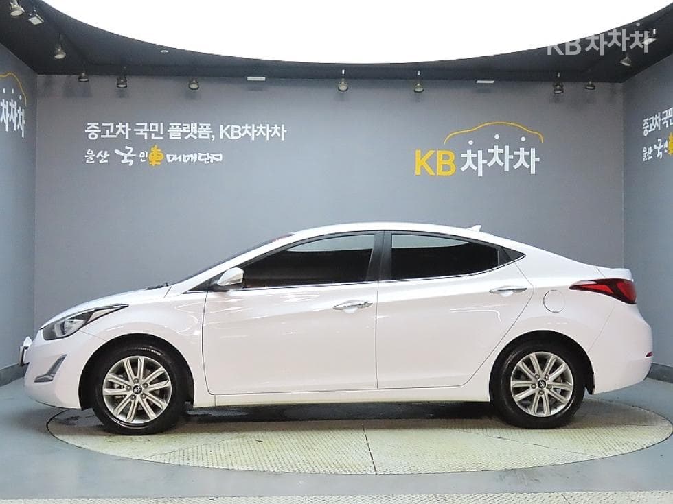 Hyundai The New (facelift) Avante (Elantra)1.6 GDi Modern Standard - 5