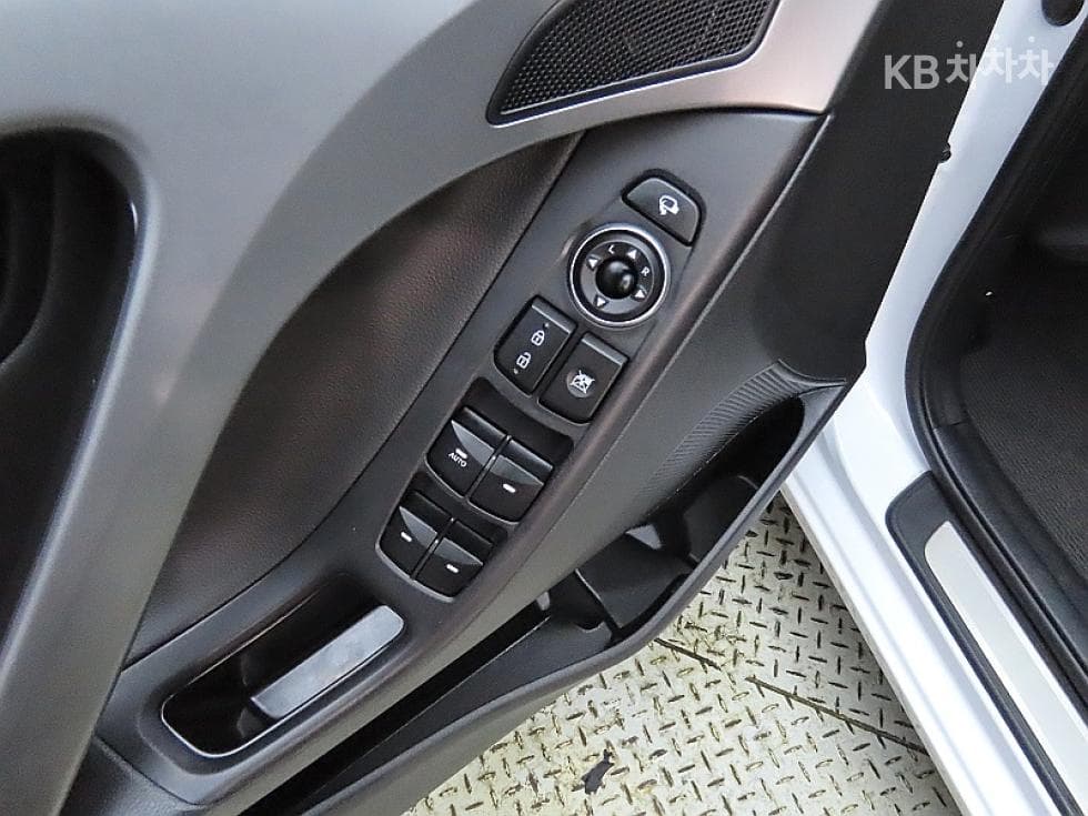 Hyundai The New (facelift) Avante (Elantra)1.6 GDi Modern Standard - 13