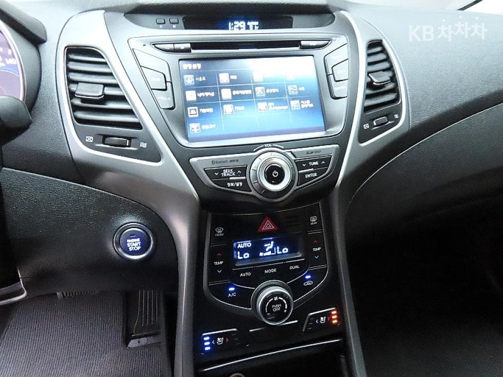 Hyundai The New (facelift) Avante (Elantra)1.6 GDi Modern Standard - 16