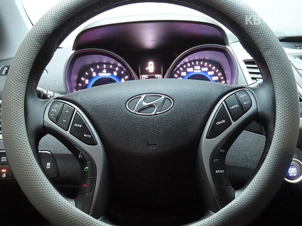 Hyundai The New (facelift) Avante (Elantra)1.6 GDi Modern Standard - 17