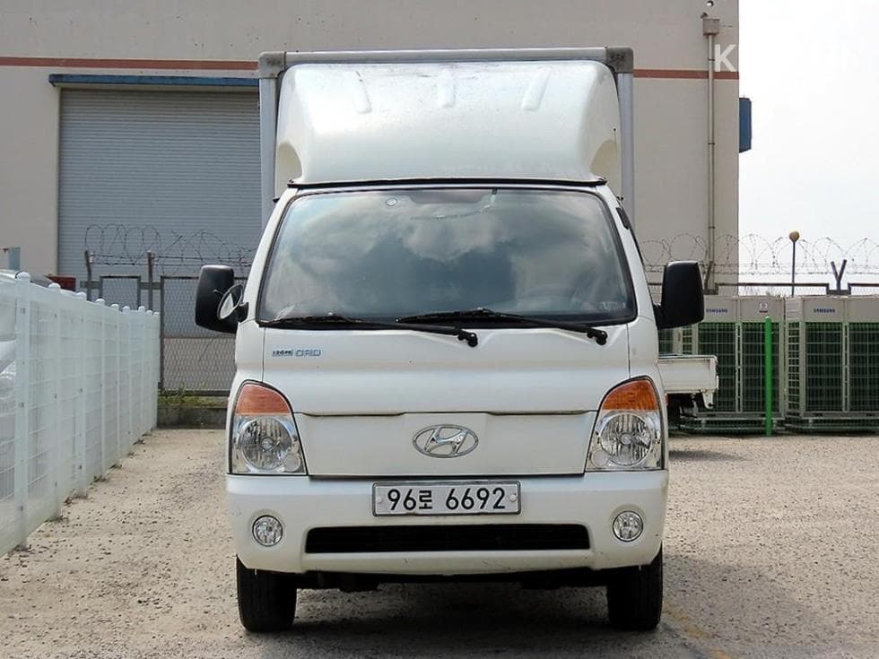 Hyundai Porter 2 Extra Long Super Cab Box Truck SUP - Image 1