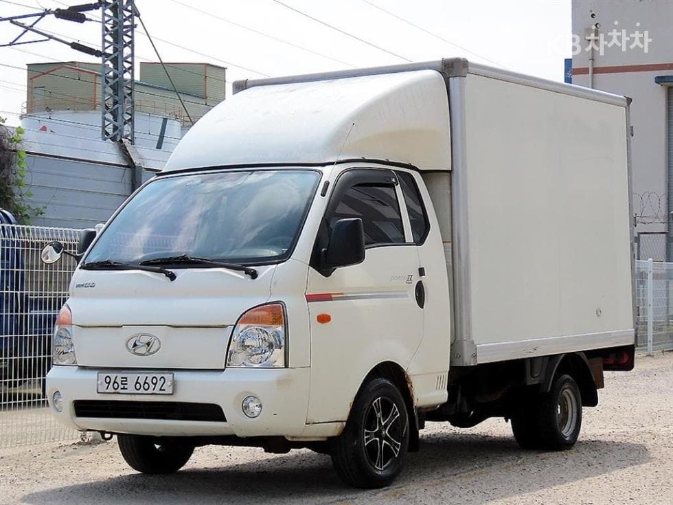 Hyundai Porter 2Extra Long Super Cab Box Truck SUP - 2