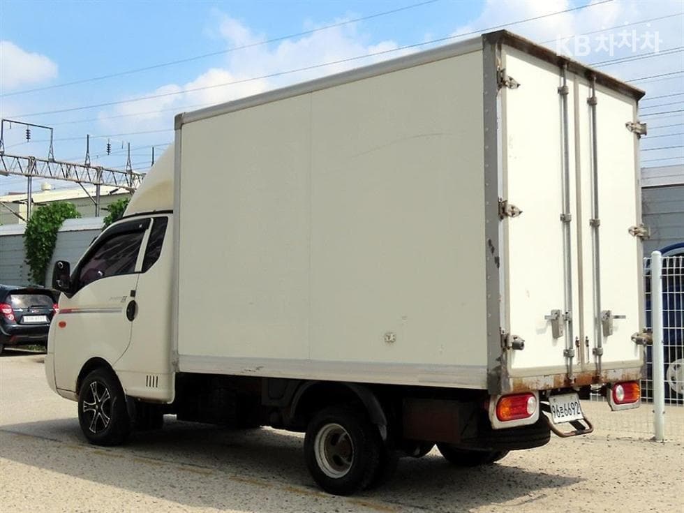 Hyundai Porter 2Extra Long Super Cab Box Truck SUP - 3