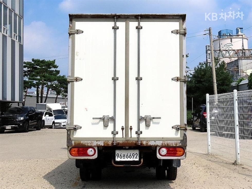 Hyundai Porter 2Extra Long Super Cab Box Truck SUP - 4