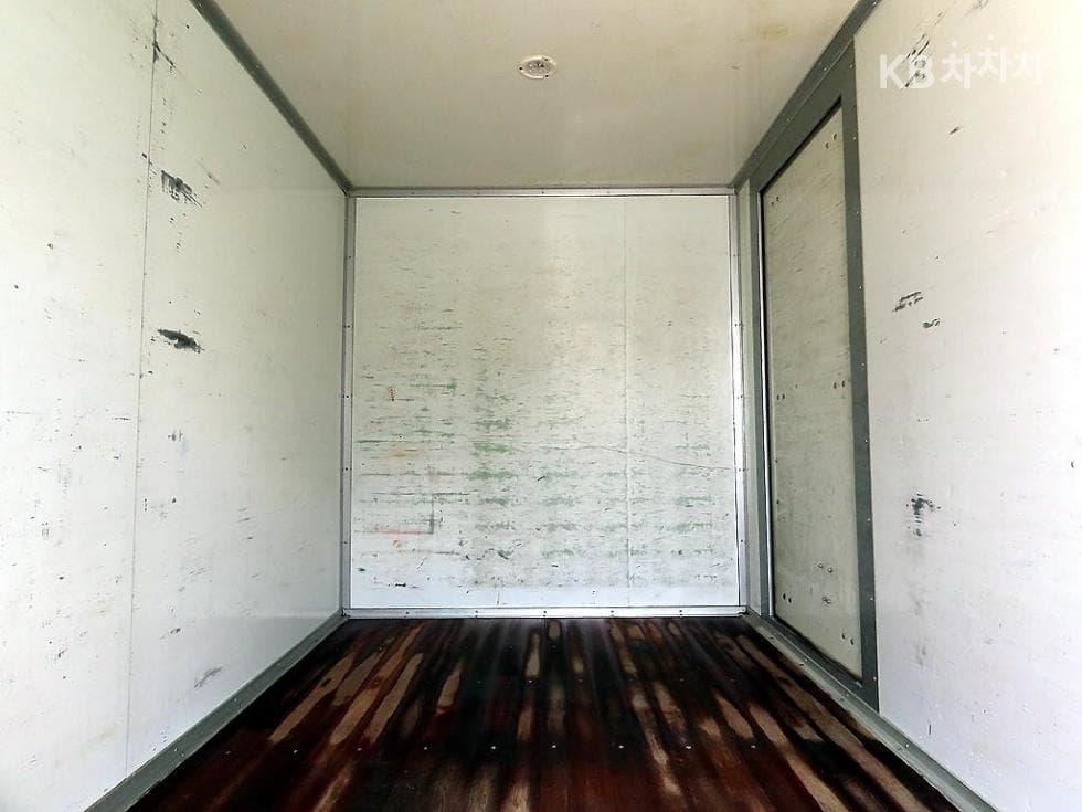 Hyundai Porter 2Extra Long Super Cab Box Truck SUP - 6
