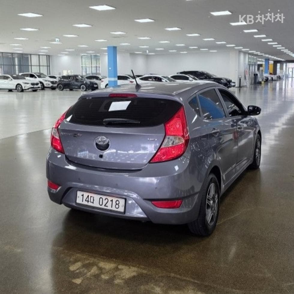 Hyundai Accent(신형)위트 1.6 VGT Modern - 3