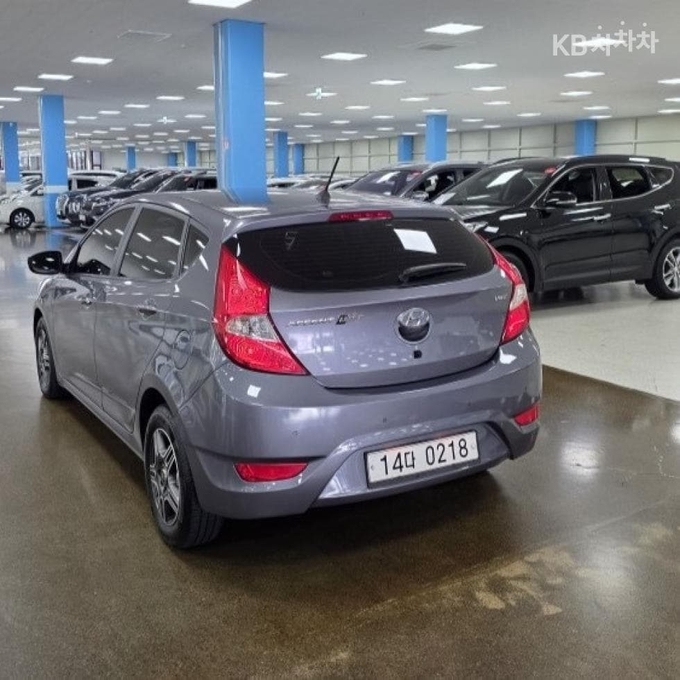 Hyundai Accent(신형)위트 1.6 VGT Modern - 4