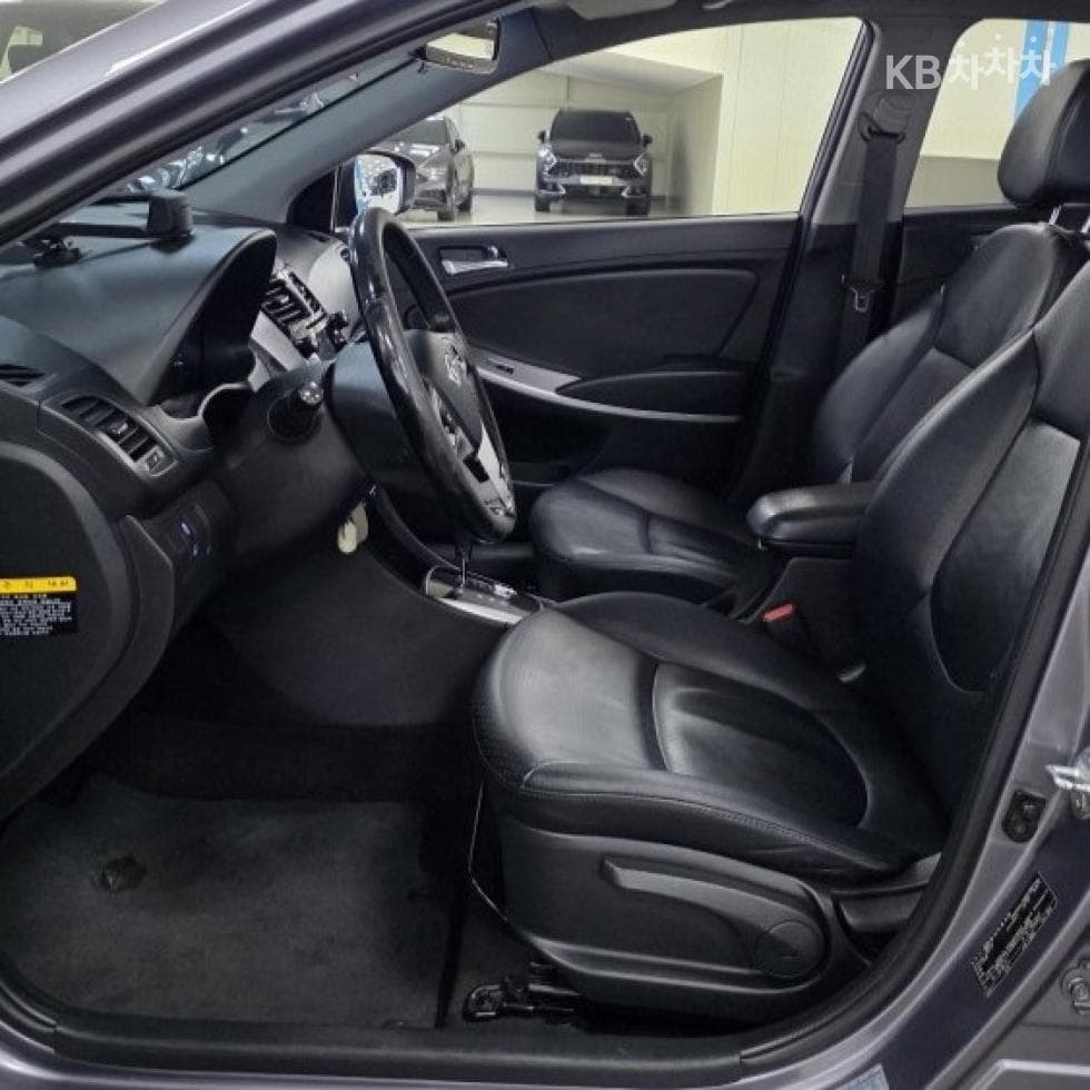 Hyundai Accent(신형)위트 1.6 VGT Modern - 5