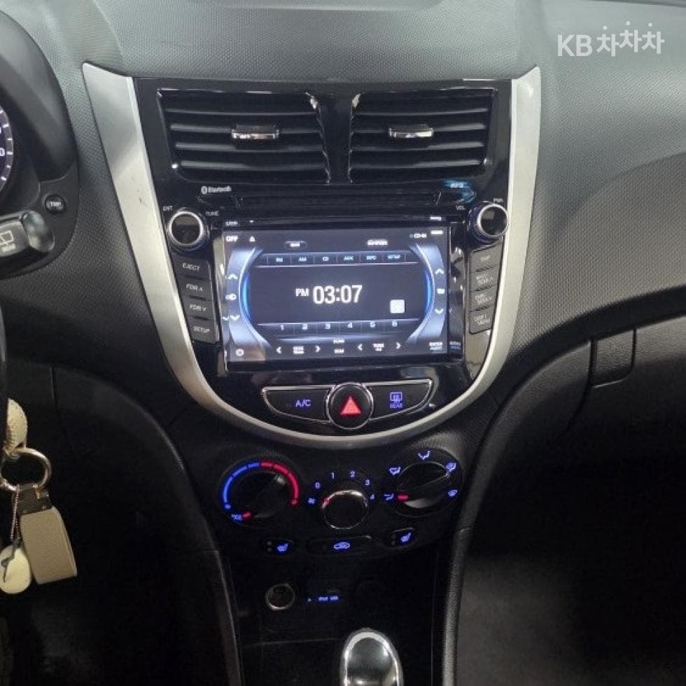 Hyundai Accent(신형)위트 1.6 VGT Modern - 11