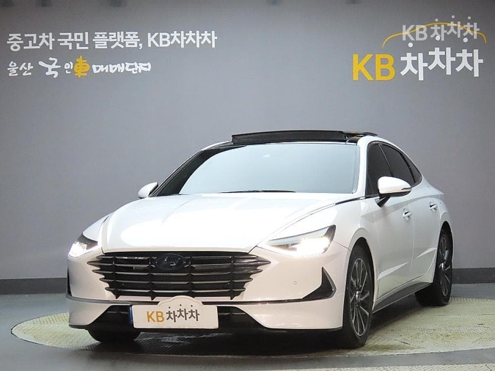 Hyundai Sonata (DN8) 2.0 Premium 밀레니엄 - Image 1