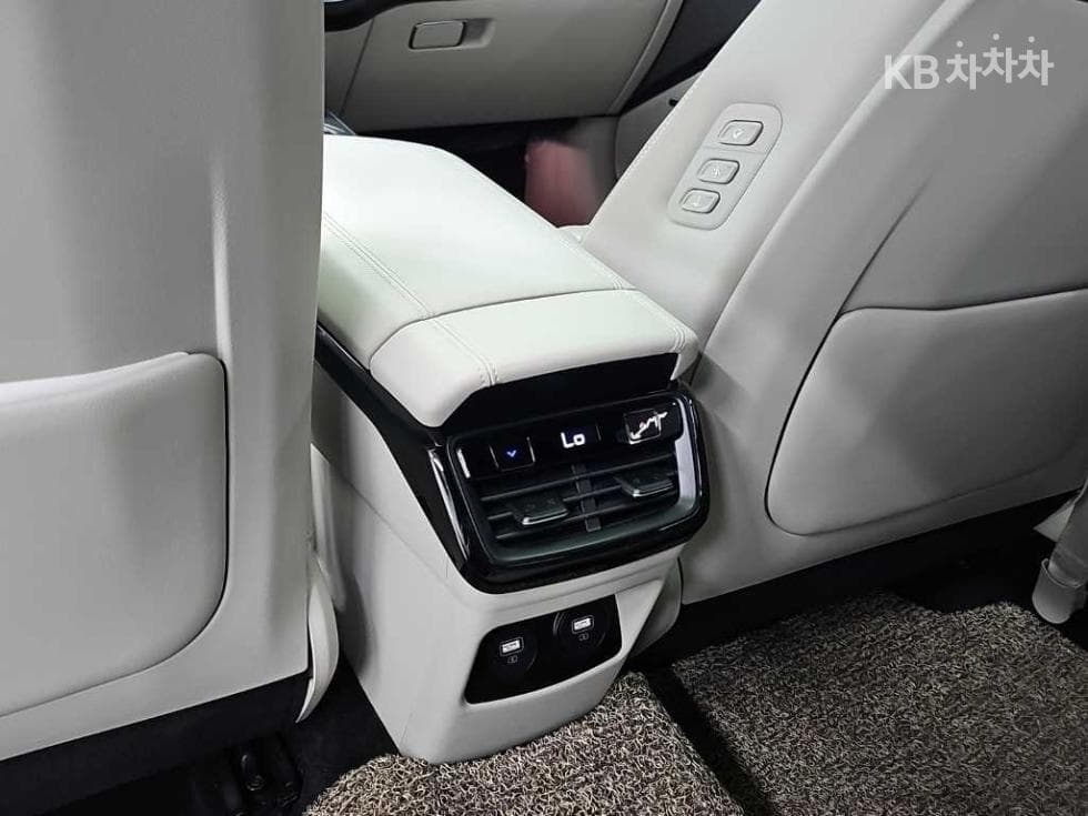 Kia K83.5 Gasoline Signature - 13
