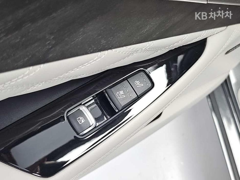 Kia K83.5 Gasoline Signature - 14