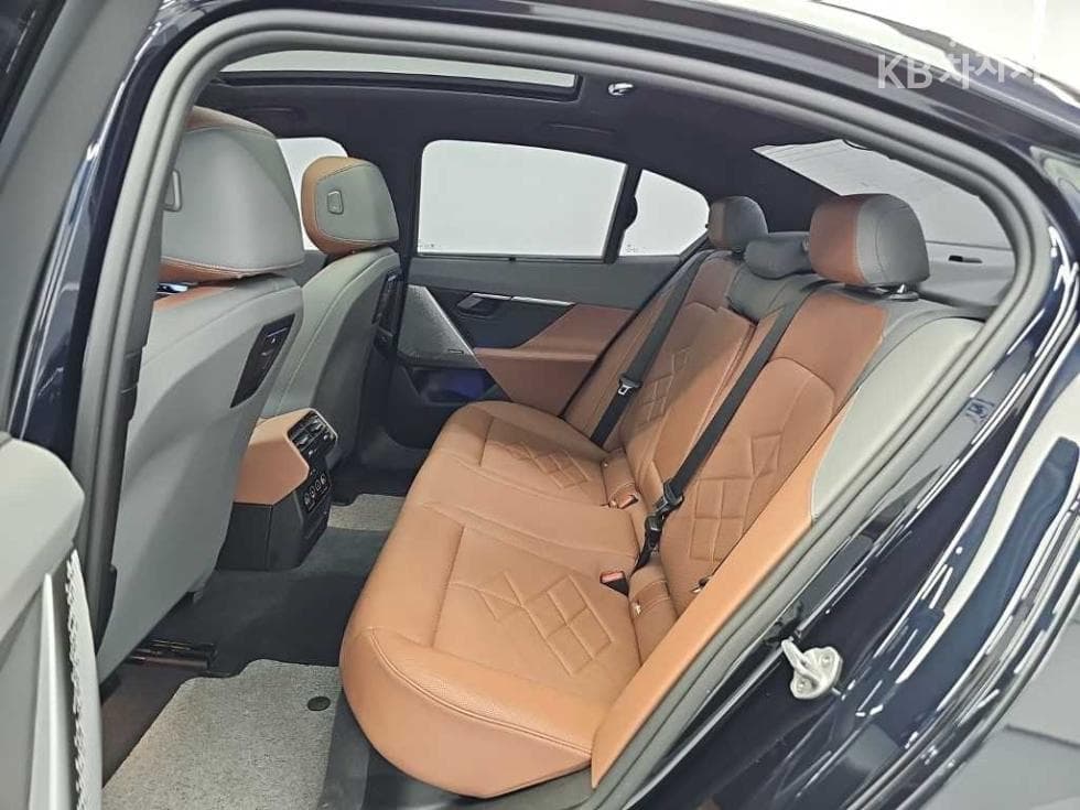 BMW New5 Series(G60)530i xDrive M Sport - 12