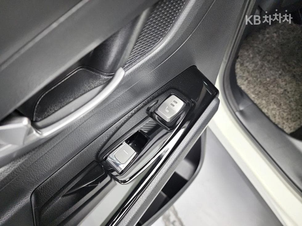 КейДжи Мобилити 뷰티플 코란도1.5 GDi Turbo 2WD C5 Plus - 17