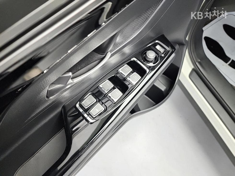 КейДжи Мобилити 뷰티플 코란도1.5 GDi Turbo 2WD C5 Plus - 21