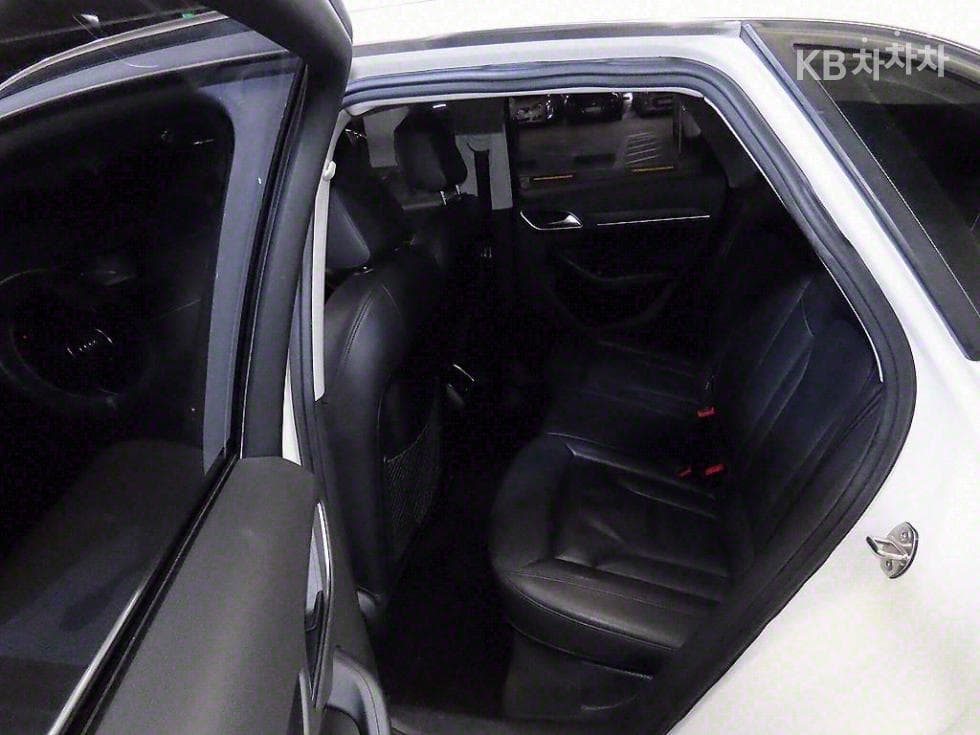 Audi Q32.0 Turbo Diesel Injection 콰트로 Dynamic - 7