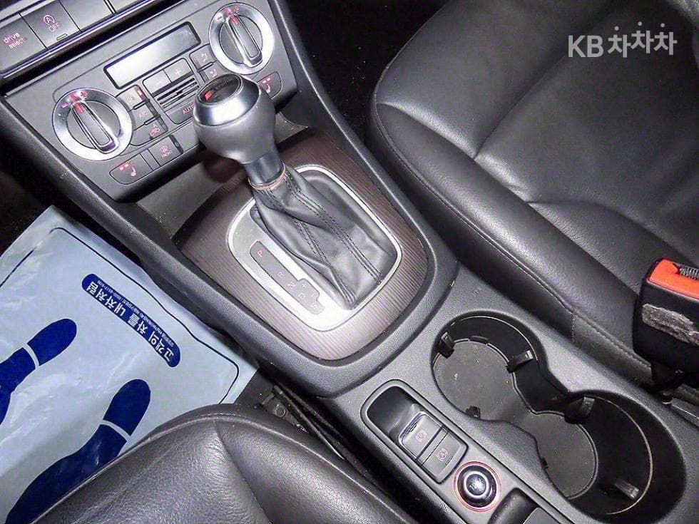 Audi Q32.0 Turbo Diesel Injection 콰트로 Dynamic - 12