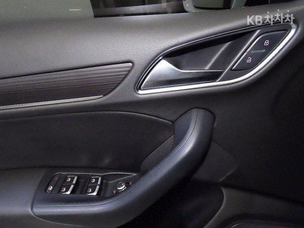Audi Q32.0 Turbo Diesel Injection 콰트로 Dynamic - 15