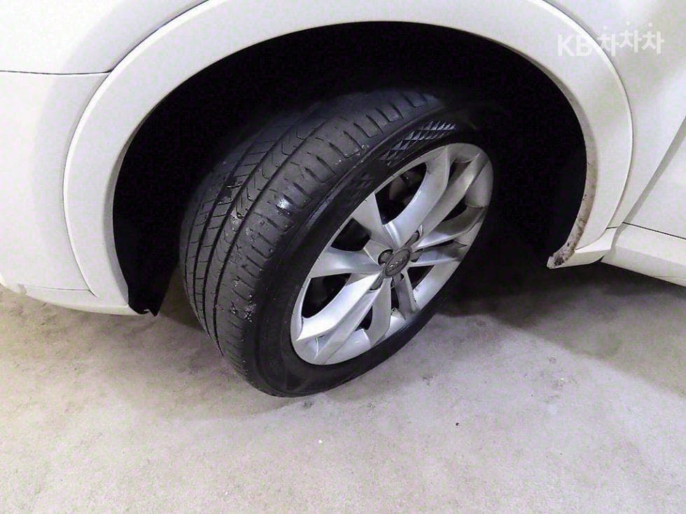 Audi Q32.0 Turbo Diesel Injection 콰트로 Dynamic - 19