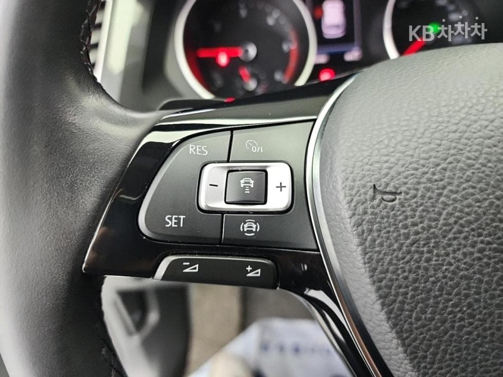 Volkswagen The New (фейслифт) Tiguan2.0 Турбо Дизел Инжекция Premium - 20