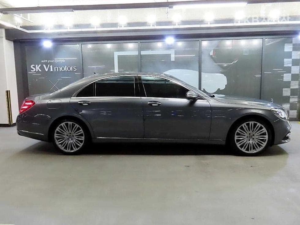 Mercedes-Benz New S-ClassS560L - 3
