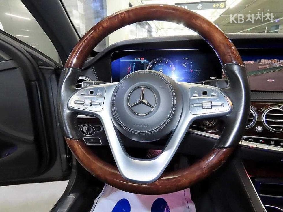 Mercedes-Benz New S-ClassS560L - 8