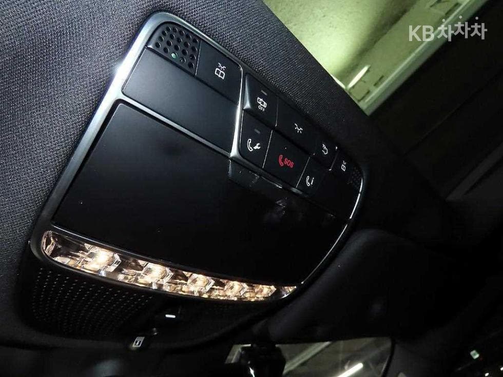 Mercedes-Benz New S-ClassS560L - 14
