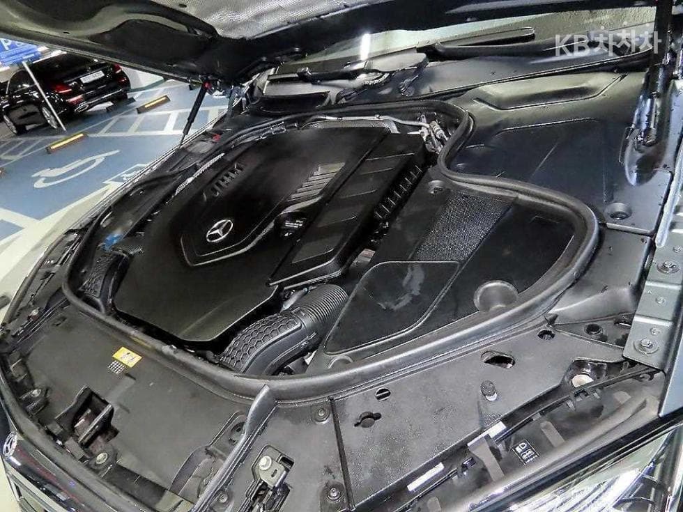 Mercedes-Benz New S-ClassS560L - 19